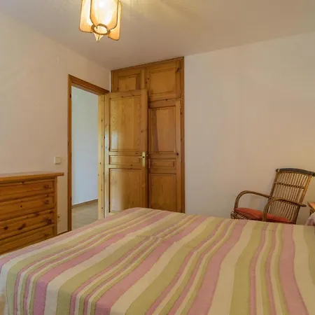 Sleeps 4 Pool Lägenhet